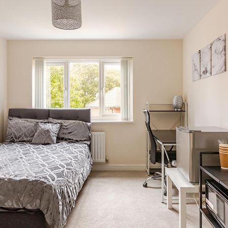 Large Double Room & Private Ensuite Bathroom, Badbury Park, Swindon, Near Great Western Hospital Eksteriør bilde