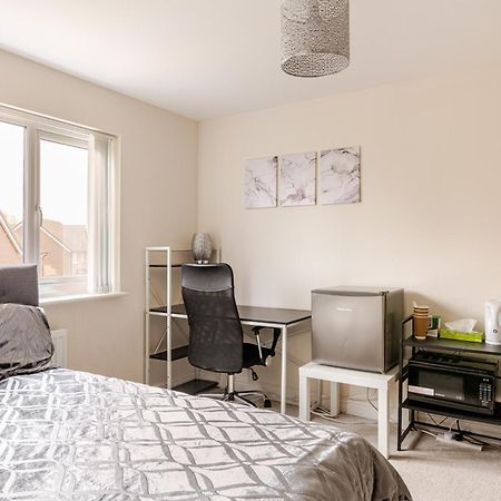 Large Double Room & Private Ensuite Bathroom, Badbury Park, Swindon, Near Great Western Hospital Eksteriør bilde