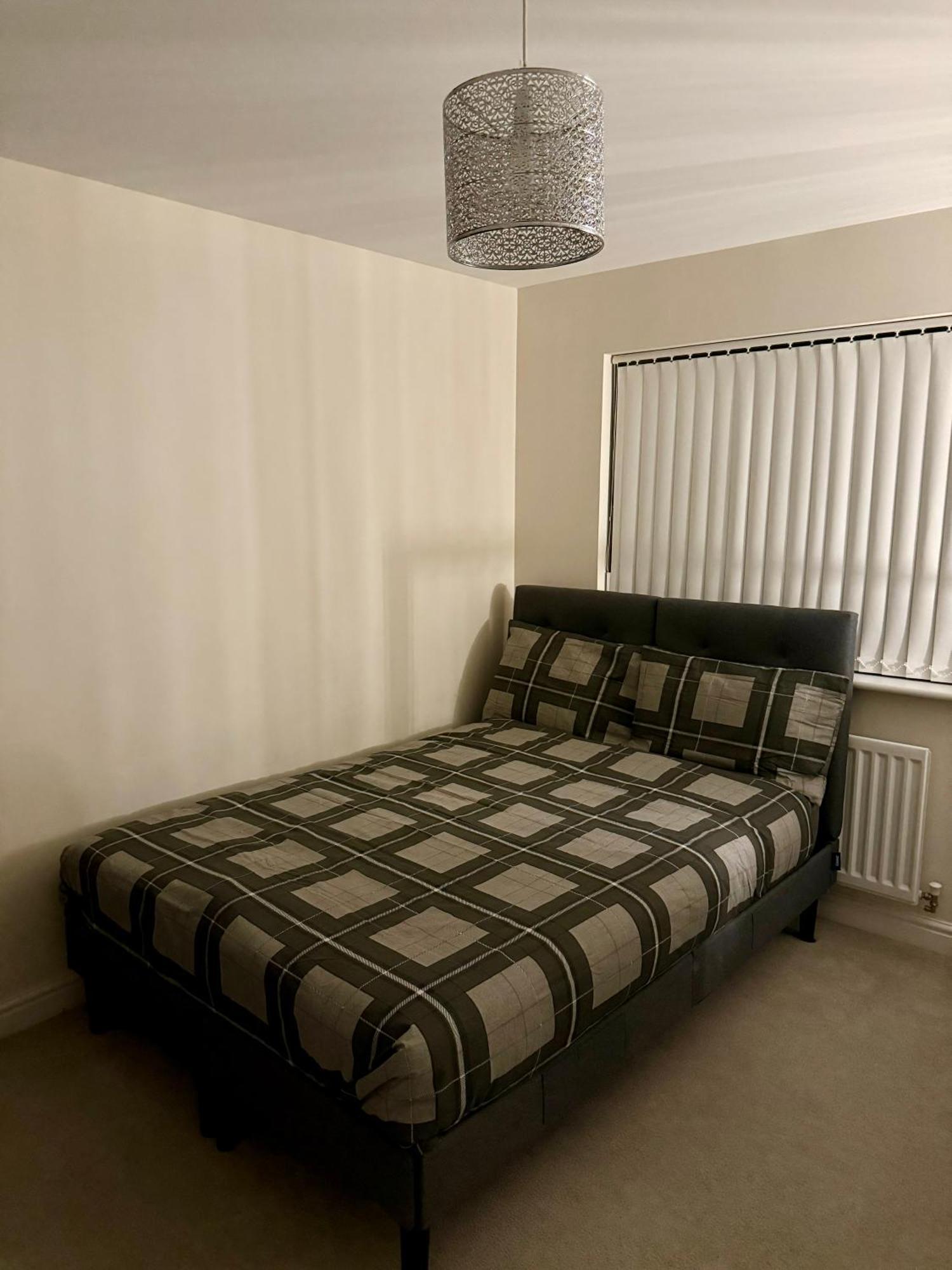 Large Double Room & Private Ensuite Bathroom, Badbury Park, Swindon, Near Great Western Hospital Eksteriør bilde