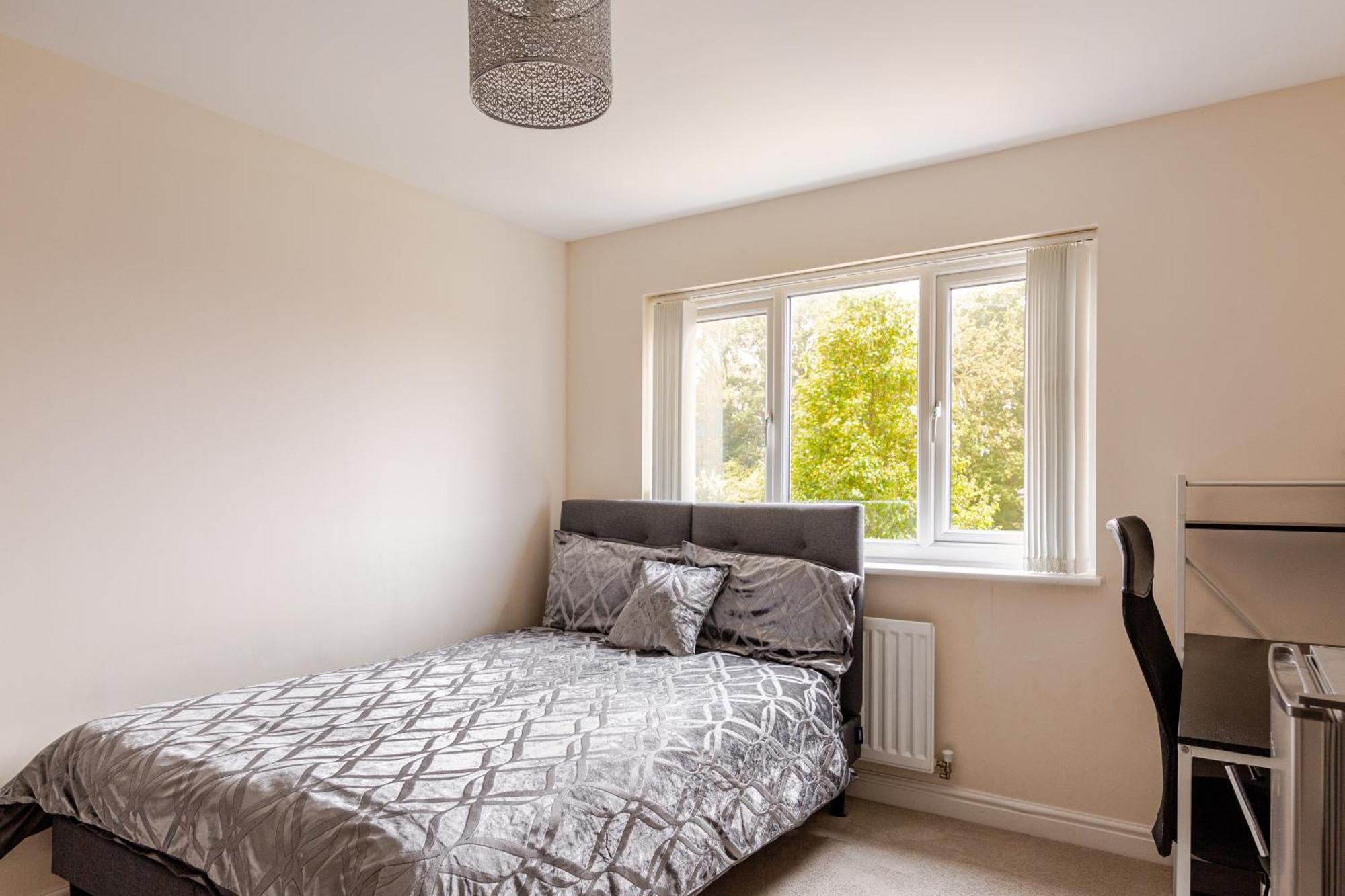 Large Double Room & Private Ensuite Bathroom, Badbury Park, Swindon, Near Great Western Hospital Eksteriør bilde